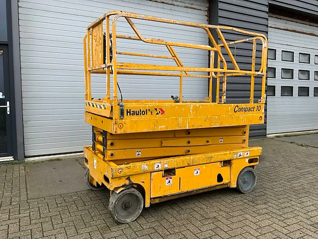 2006 haulotte compact 10 hoogwerker - afbeelding 1 van  12