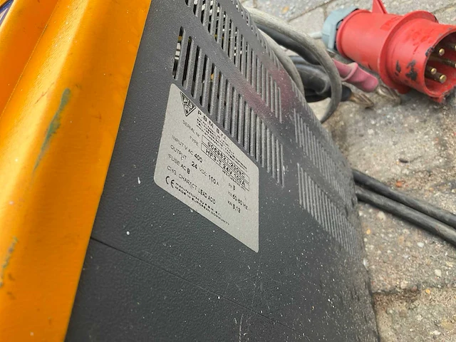 2006 hf3-t 24v 100a acculader - afbeelding 6 van  6