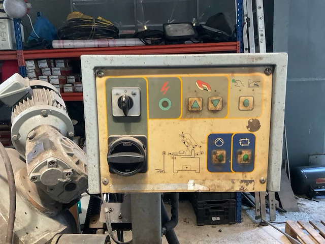 2006 huvema hu260s horizontale metaalbandzaagmachine - afbeelding 8 van  11