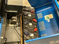 2006 isal pb110 zelfrijdende veegzuig machine - afbeelding 2 van  12
