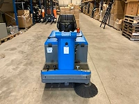 2006 isal pb110 zelfrijdende veegzuig machine - afbeelding 5 van  12