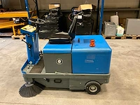 2006 isal pb110 zelfrijdende veegzuig machine - afbeelding 8 van  12