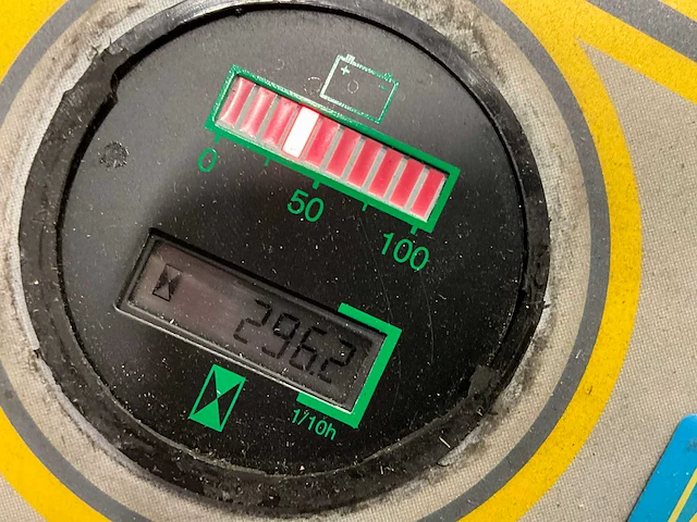 2006 isal pb110 zelfrijdende veegzuig machine - afbeelding 11 van  12