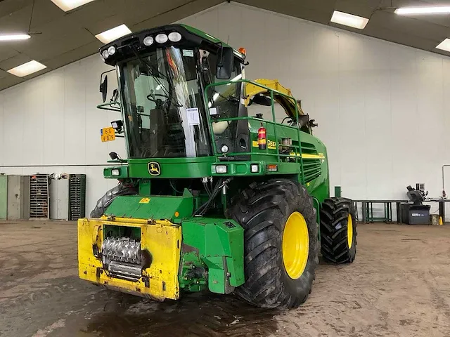 2006 john deere - 7300 - hakselaar - afbeelding 1 van  18