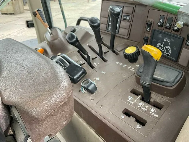 2006 john deere 6320 autopowr vierwielaangedreven landbouwtractor - afbeelding 18 van  42