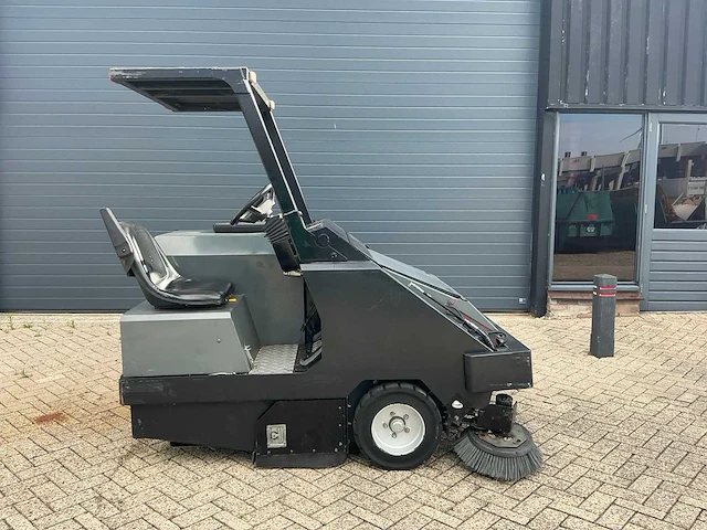 2006 karcher powerbosch sw6 zelfrijdende veegmachine - afbeelding 12 van  31