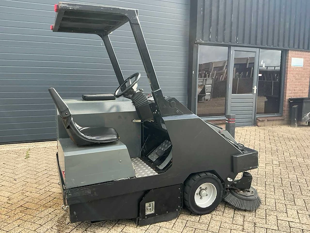 2006 karcher powerbosch sw6 zelfrijdende veegmachine - afbeelding 23 van  31