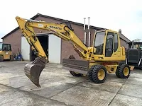 2006 komatsu pw110 banden graafmachine - afbeelding 29 van  34