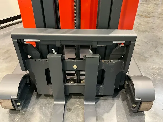2006 linde r16hd reach truck - afbeelding 8 van  12