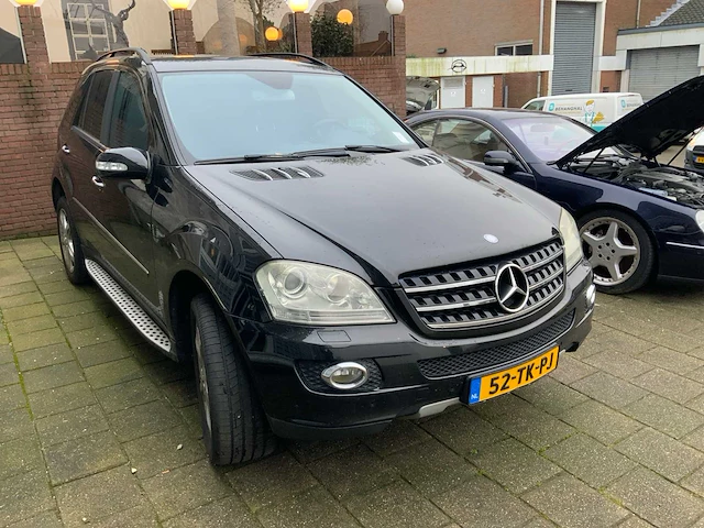 2006 mercedes-benz m-klasse ml 500 personenauto - afbeelding 12 van  24