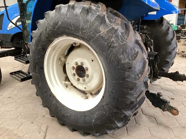 2006 new holland tl90a tweewielaangedreven landbouwtractor - afbeelding 2 van  17
