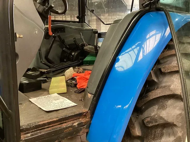 2006 new holland tl90a tweewielaangedreven landbouwtractor - afbeelding 4 van  17