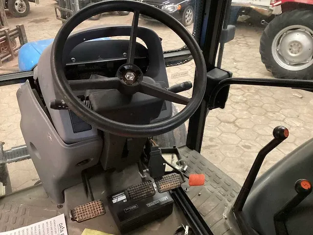 2006 new holland tl90a tweewielaangedreven landbouwtractor - afbeelding 16 van  17