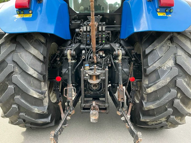 2006 new holland tvt145 vierwielaangedreven landbouwtractor - afbeelding 6 van  42