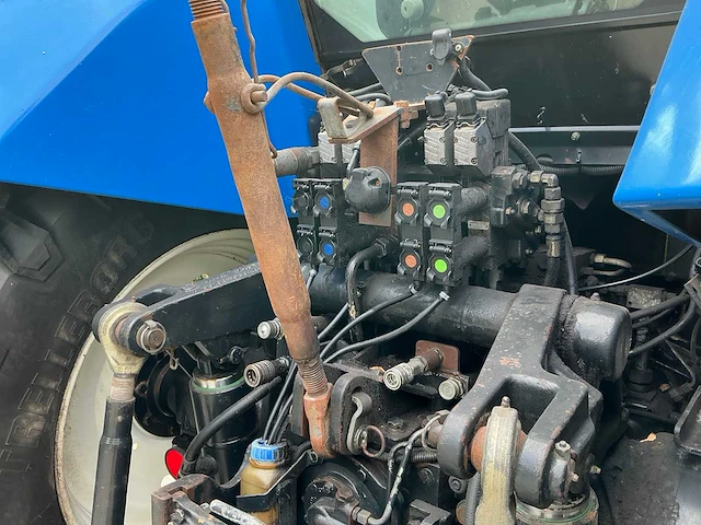 2006 new holland tvt145 vierwielaangedreven landbouwtractor - afbeelding 7 van  42
