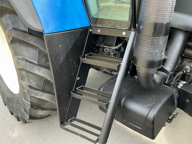 2006 new holland tvt145 vierwielaangedreven landbouwtractor - afbeelding 18 van  42