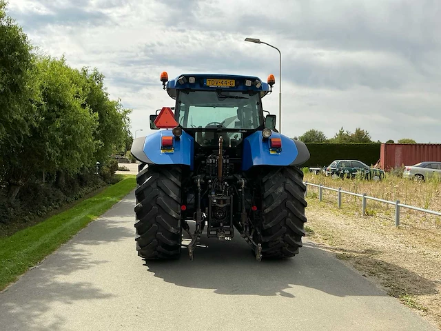 2006 new holland tvt145 vierwielaangedreven landbouwtractor - afbeelding 39 van  42