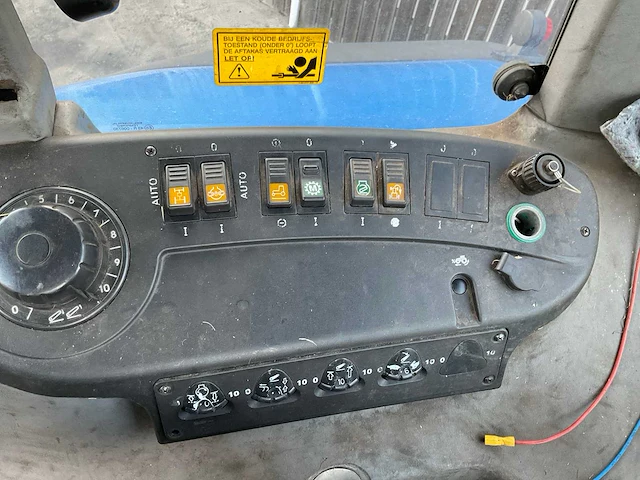 2006 new holland tvt190 vierwielaangedreven landbouwtractor - afbeelding 15 van  31