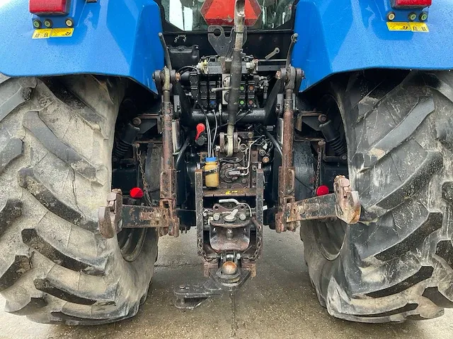 2006 new holland tvt195 vierwielaangedreven landbouwtractor - afbeelding 9 van  31