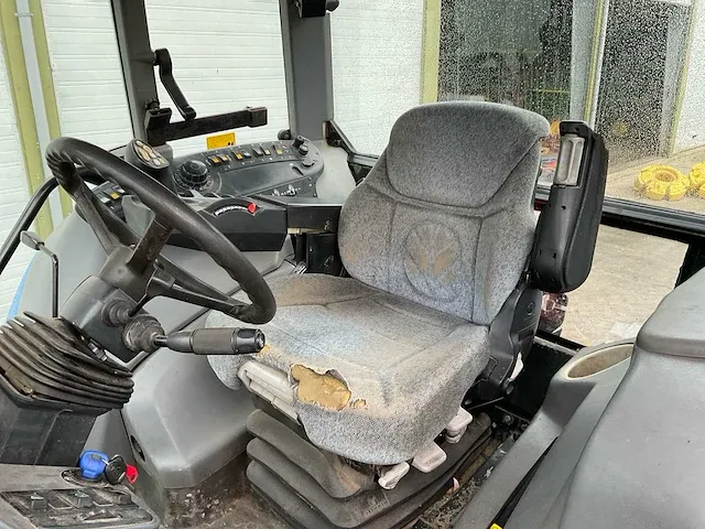 2006 new holland tvt195 vierwielaangedreven landbouwtractor - afbeelding 15 van  31