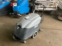 2006 nilfisk ba410 schrob- zuigmachine - afbeelding 1 van  12