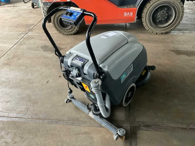 2006 nilfisk ba410 schrob- zuigmachine - afbeelding 6 van  12