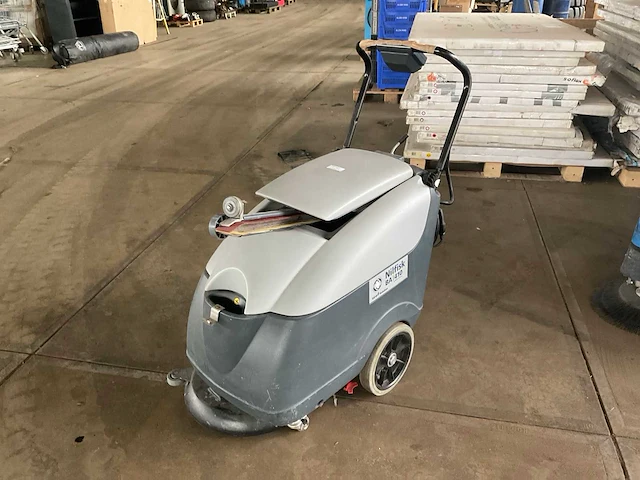 2006 nilfisk ba410 schrob- zuigmachine - afbeelding 1 van  13