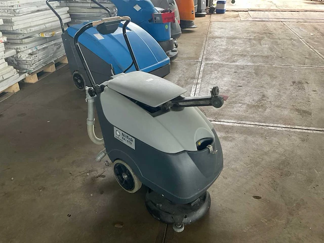 2006 nilfisk ba410 schrob- zuigmachine - afbeelding 6 van  13