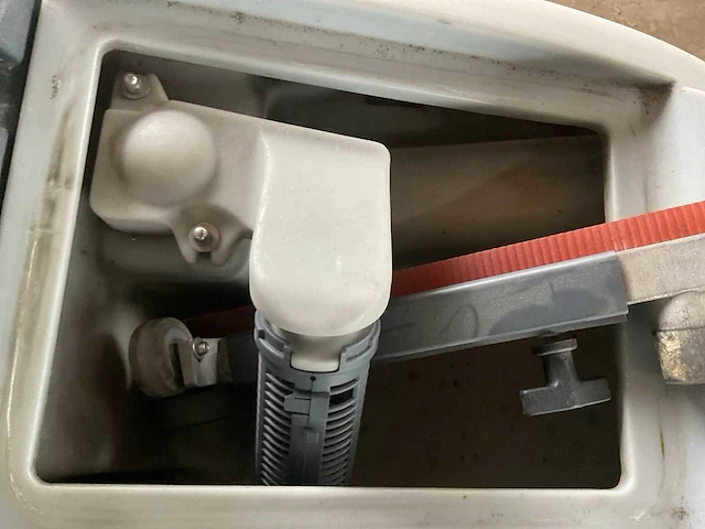 2006 nilfisk ba410 schrob- zuigmachine - afbeelding 13 van  13