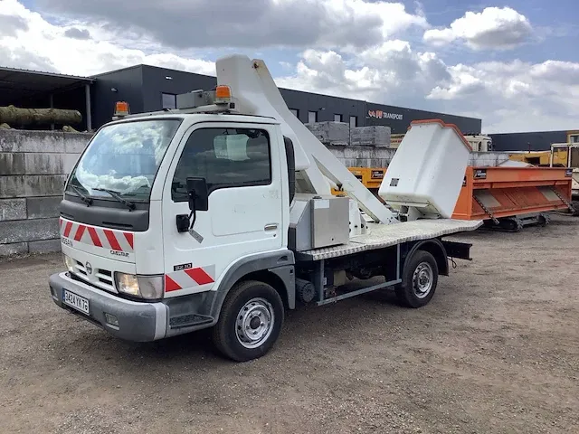 2006 nissan cabstar 32.10 bedrijfswagen - afbeelding 1 van  22