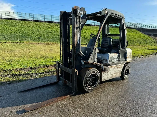 2006 nissan ugd02a30po vorkheftruck - afbeelding 1 van  8