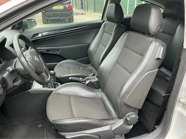 2006 opel astra gtc personenauto - afbeelding 2 van  22