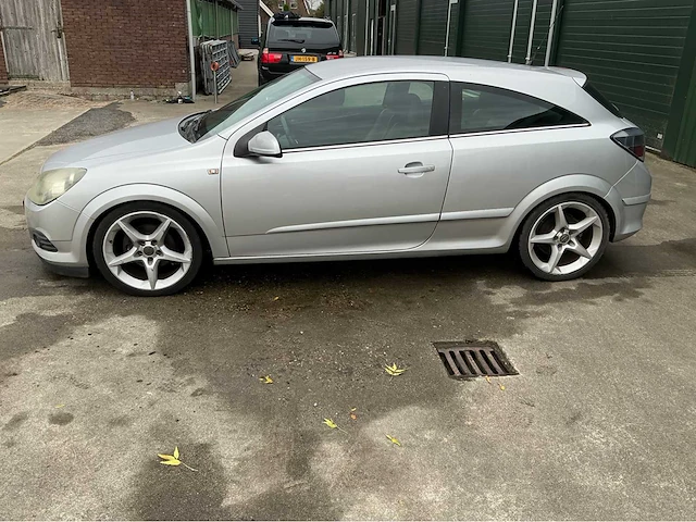 2006 opel astra gtc personenauto - afbeelding 16 van  22