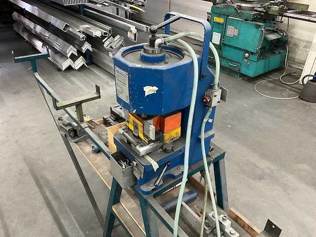 2006 schüco pneumatikpresse machine - afbeelding 7 van  9