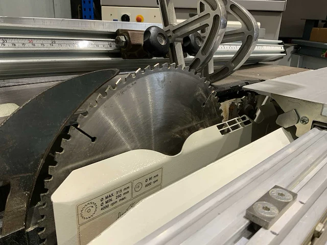 2006 scm mini max sc3w formaatcirkelzaagmachine - afbeelding 12 van  15