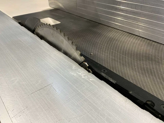 2006 scm mini max sc3w formaatcirkelzaagmachine - afbeelding 13 van  15