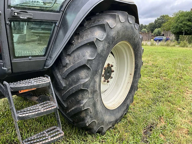 2006 valtra 8150-4 vierwielaangedreven landbouwtractor - afbeelding 4 van  45