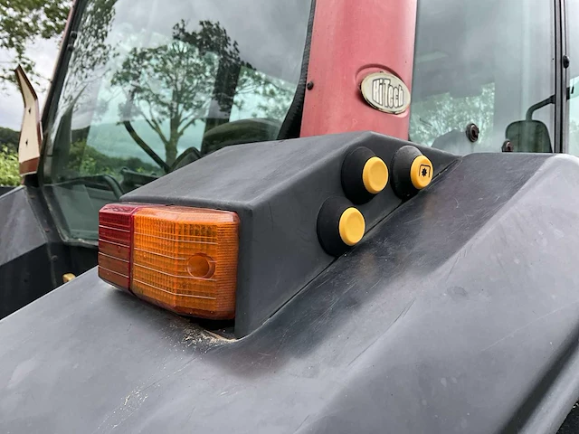2006 valtra 8150-4 vierwielaangedreven landbouwtractor - afbeelding 25 van  45