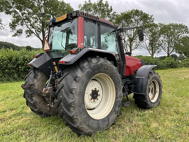 2006 valtra 8150-4 vierwielaangedreven landbouwtractor - afbeelding 23 van  45