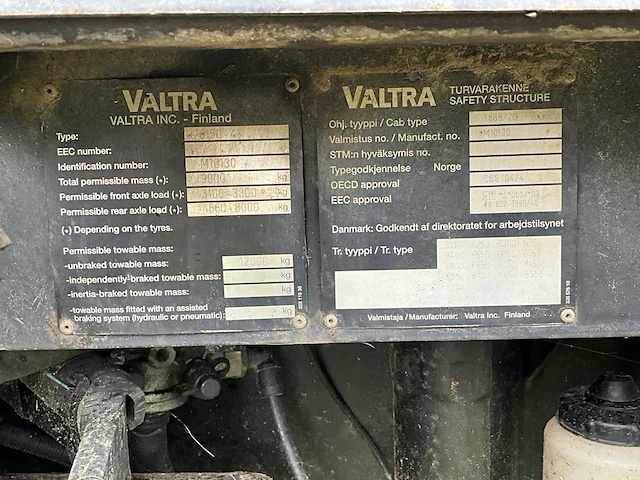 2006 valtra 8150-4 vierwielaangedreven landbouwtractor - afbeelding 40 van  45