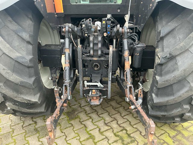 2006 valtra t140-4 vierwielaangedreven landbouwtractor - afbeelding 3 van  29