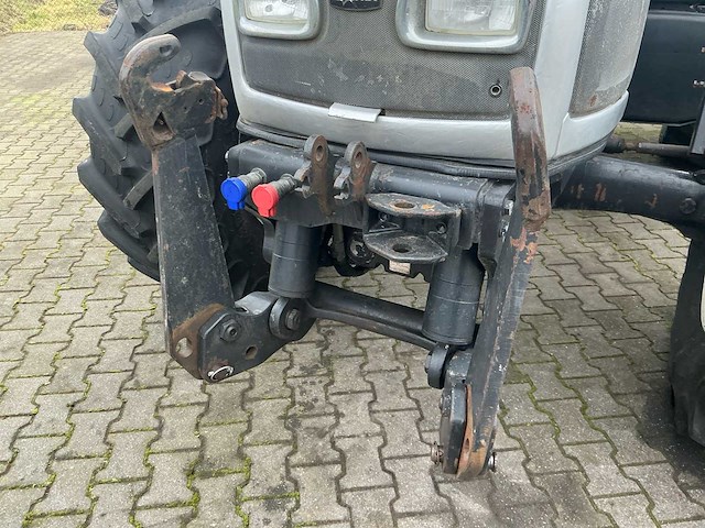 2006 valtra t140-4 vierwielaangedreven landbouwtractor - afbeelding 5 van  29