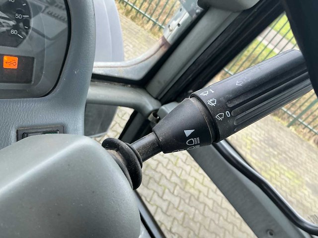 2006 valtra t140-4 vierwielaangedreven landbouwtractor - afbeelding 15 van  29