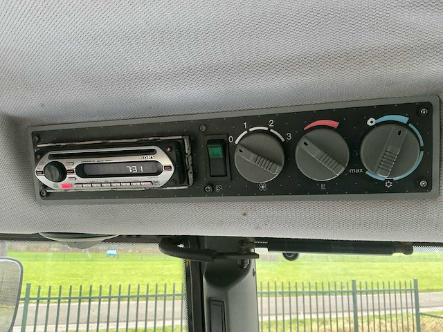 2006 valtra t140-4 vierwielaangedreven landbouwtractor - afbeelding 20 van  29