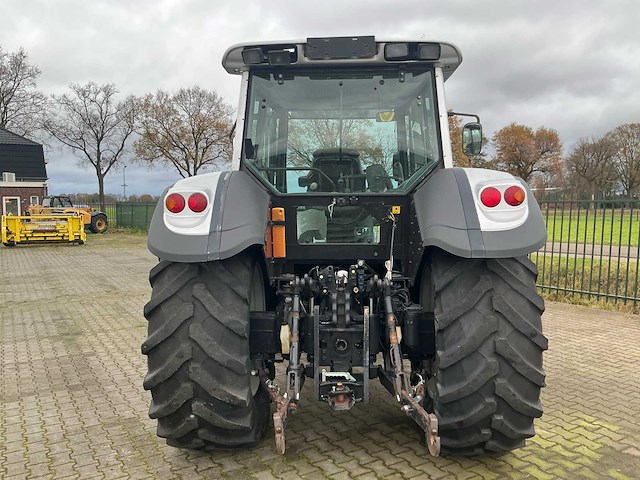 2006 valtra t140-4 vierwielaangedreven landbouwtractor - afbeelding 24 van  29