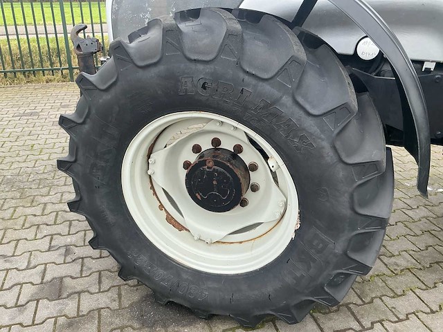 2006 valtra t140-4 vierwielaangedreven landbouwtractor - afbeelding 27 van  29