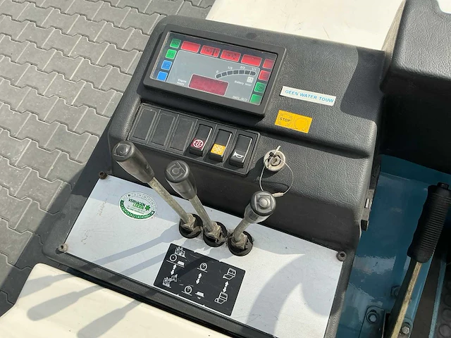 2006 verhagen leiden 1550 zelfrijdende veegmachine - afbeelding 4 van  19