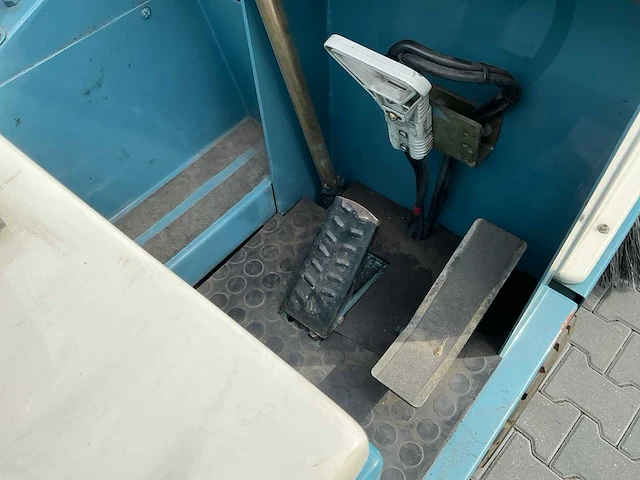 2006 verhagen leiden 1550 zelfrijdende veegmachine - afbeelding 6 van  19