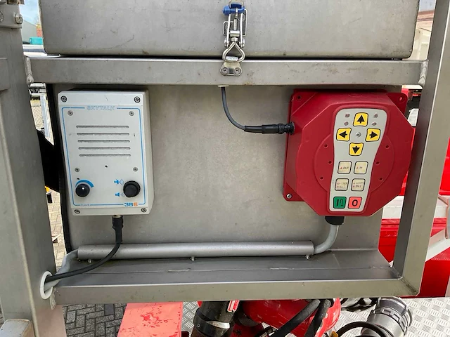 2006 volvo fm/fh 6x2 l 8.0 hoogwerker vrachtwagen - afbeelding 9 van  39