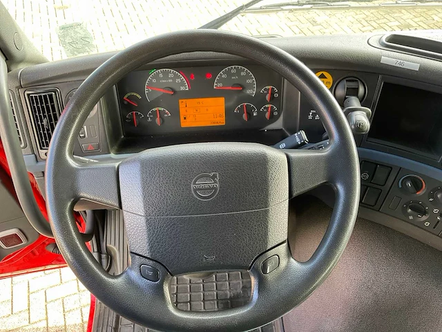 2006 volvo fm/fh 6x2 l 8.0 hoogwerker vrachtwagen - afbeelding 24 van  39